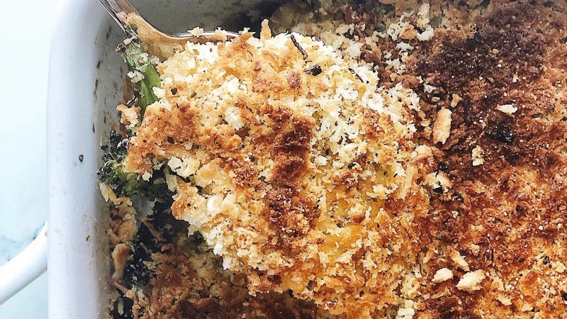 Cheesy Broccoli Quinoa Casserole
