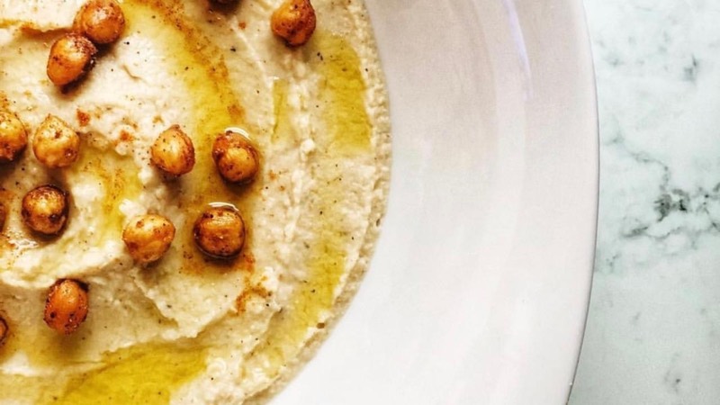 Homemade Garlic Hummus
